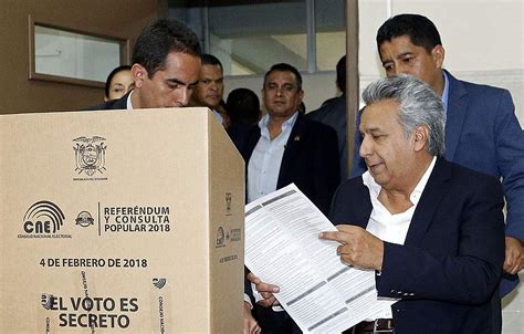 Votan En Ecuador A Favor De Limitar La Reelecci N Presidencial A