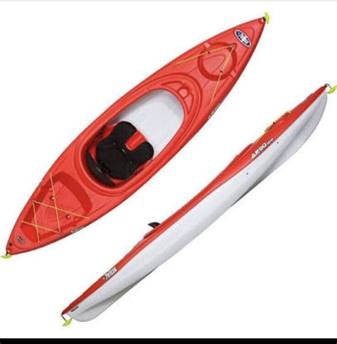 Pelican Maxim 100x Recreational Kayak Fishing Canoe With Paddle For