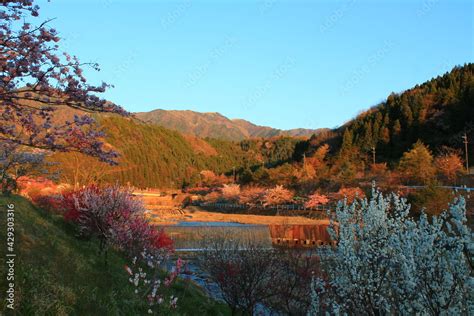 Foto De Hiking On The Nakasendo In The Japanese Alps Between