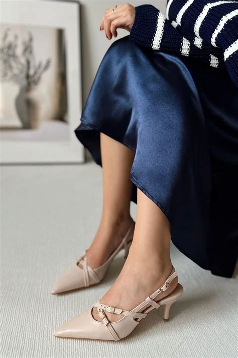 POLKA STORE Obsession Dual Sivri Burun İki Bantlı Tokalı Bej Nude Ten