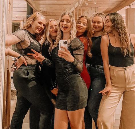 Selfie Time With Friends Nudes Lineups NUDE PICS ORG