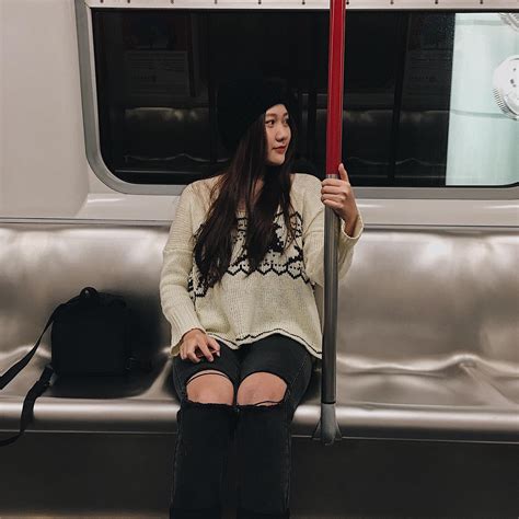 Trấn Thành còn có một cô em gái tuổi xinh xắn cao ráo chẳng kém gì hot girl