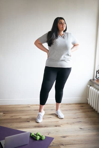 Free Photo Latin Brunette Girl Posing Indoor