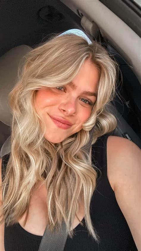 Beachy Blonde Summer Hair Blonde Hair Dark Eyebrows Summer Blonde Hair Dyed Blonde Hair