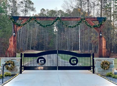 Best Driveway Gate Buying Guide With Essential Tips And Tricks