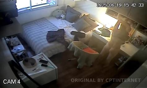 Belgian Teen Dances Naked and Gets Dressed ThisVid 中文