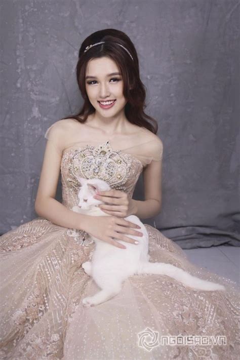 Hot girl và hot boy Việt 1 9 2017 Khả Ngân xinh đẹp trong chương trình Sao nhập ngũ Bà Tưng