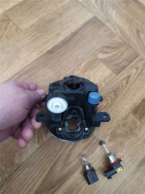 Купить Фара противотуманная Valeo 89500181 в Красноярске по цене: 8 500 ...
