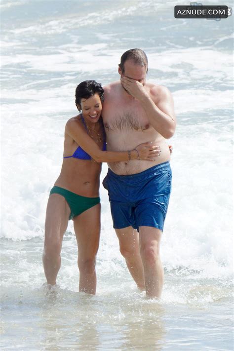 Lily Allen Sexy Shows Off Her Beautiful Body In A Hot Bikini At The Beach With David Harbour In