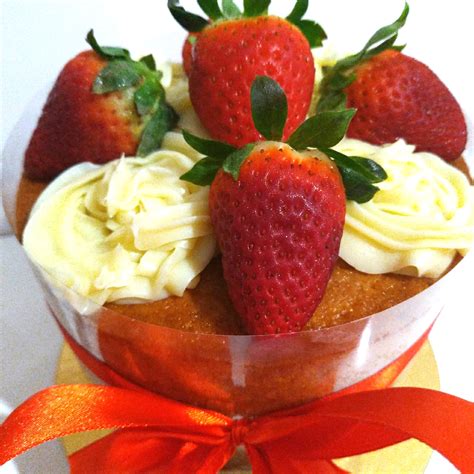 Bolo Naked Delicious Laço Merita Gourmet Cake Shop