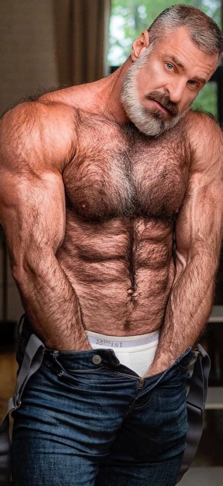 Post [712922675709902848] - hairy-chested-dudes.tumblr.com - Tumbex
