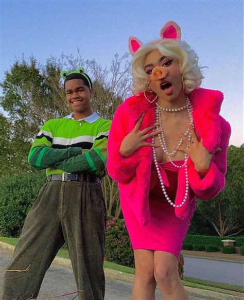 Kermit And Miss Piggy Costume Hot Halloween Outfits Halloween Costume Outfits Halloween Outfits