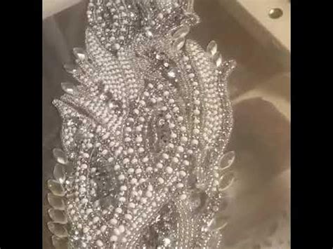 Вышивка люневильским крючком на сетке - YouTube