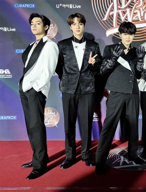 Pin by Miriam Rodríguez Morales on BTS Most handsome men Bts group photos Bella hadid hot