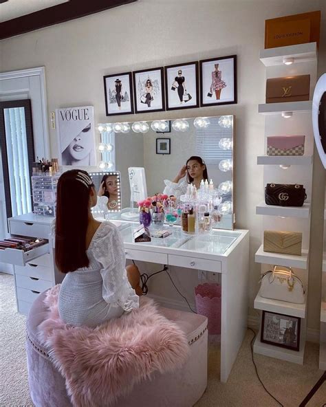 Dream Vanity For Your Bedroom Decor