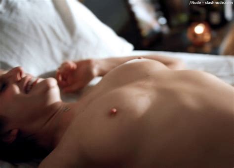 Elisabeth Moss Topless In Top Of Lake Sex Scene Photo Nude