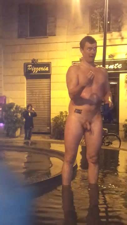 Naked Guy In Milan ThisVid