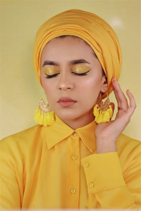 Yellow Makeup Look
