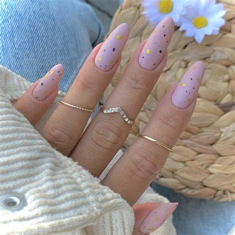 Paznokcie w kolorach nude sprawdzą się na każdą okazję Zobacz nasze piękne przykłady