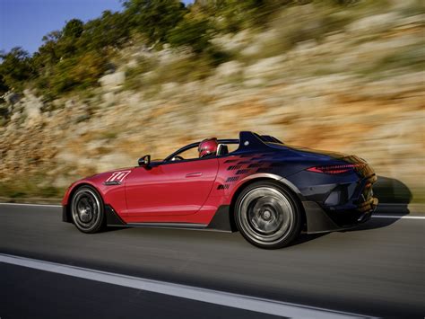 Mercedes-AMG presents the new Purespeed in style