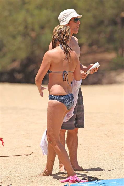 Retro Bikini Pics Of Julia Roberts Perfects Blue Bikini Body At Hawaii