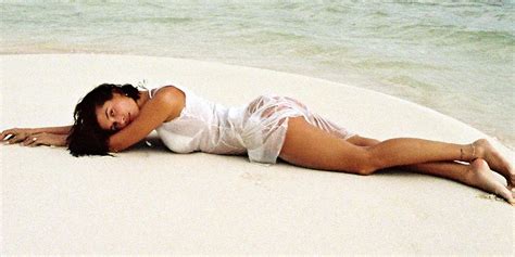 Hailey Bieber S Go To Spring Manicure Is The Naked French