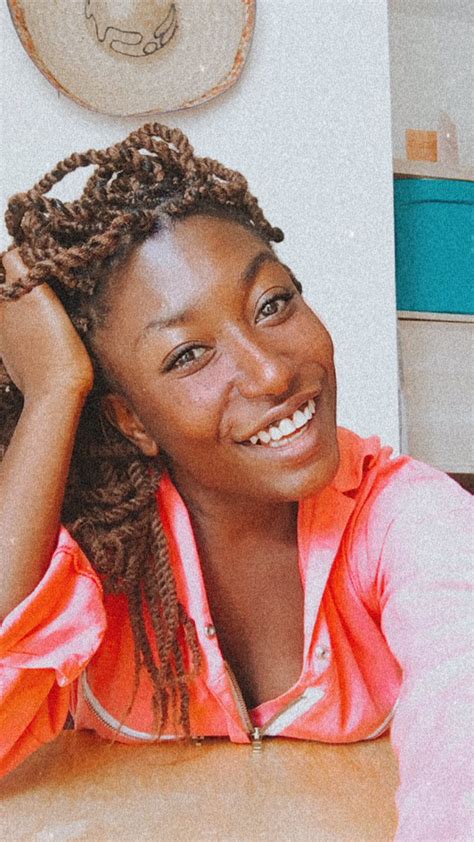 Hot Sexy Sophie Duker Bikini Pics