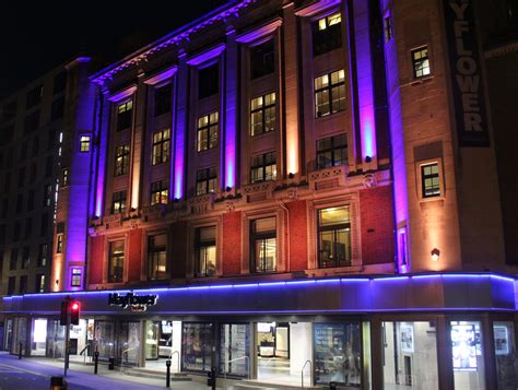 Top-Rated Restaurants Located Near Mayflower Theatre 16