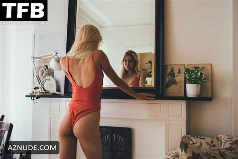 Margarita Gajewska Sexy Poses Naked Flaunting Her Hot Slender Body In A