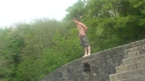 JUMPING NAKED IN THE WATER ThisVid