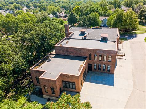 2 Hartford Ave, Des Moines, IA 50315 - Retail for Sale | LoopNet