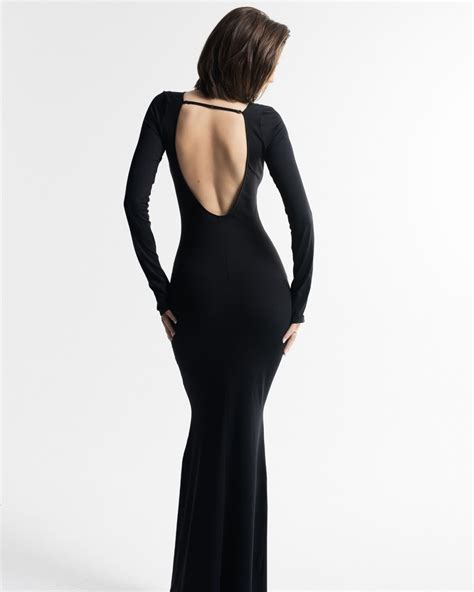Merida Evening Set – Black Open-Back Dress & Gloves | Promees