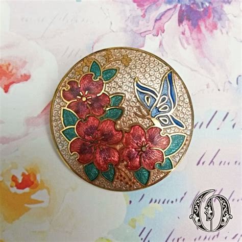 Винтажная брошь "Цветы и бабочка" ⠀ Fish&Crown - выполнена в технике ...