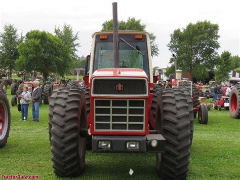 International Harvester 3588 Tractor Photos Information