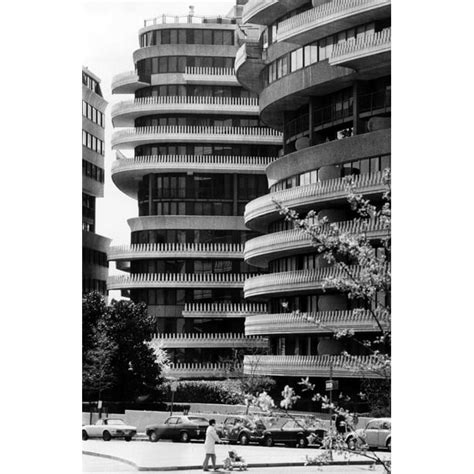 Watergate Complex History (18 x 24) - Walmart.com - Walmart.com