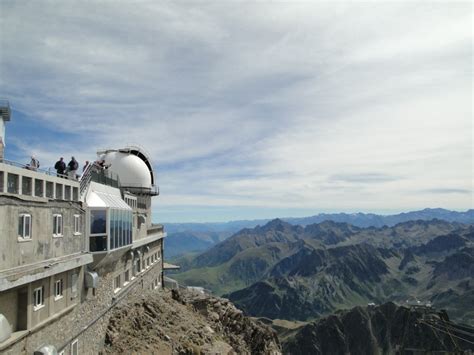 lobservatoire du pic du midi hautes pyrenees