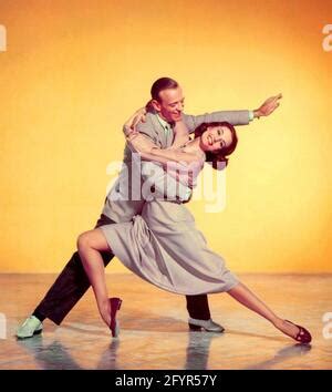 Seidenstr Mpfe Fred Astaire Cyd Charisse In Film Stockfotografie