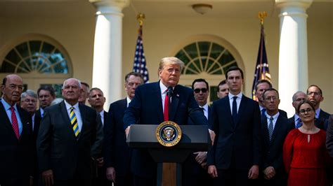 Trump Hails Revised Nafta Trade Deal, and Sets Up a Showdown With China