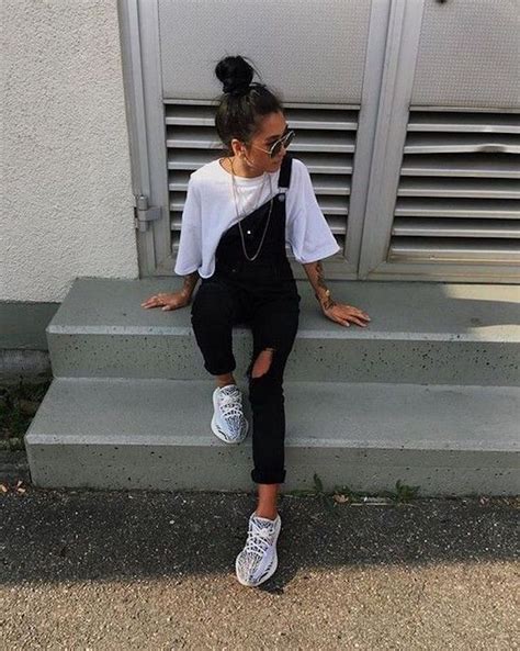 Ripped Jeans Outfit Ideas: 29 Street Style Looks | StyleCaster