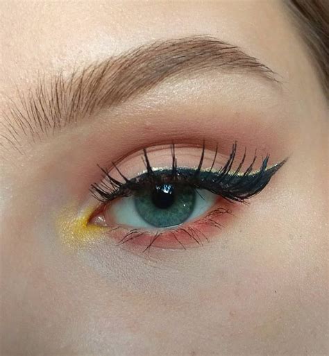 Пин от пользователя moondust на доске make up | Макияж глаз, Макияж для ...