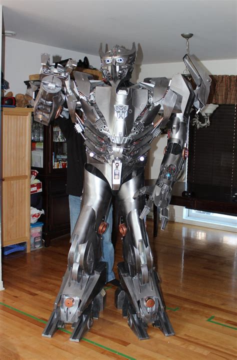 Impressive Custom Made TRANSFORMERS Costume! — GeekTyrant