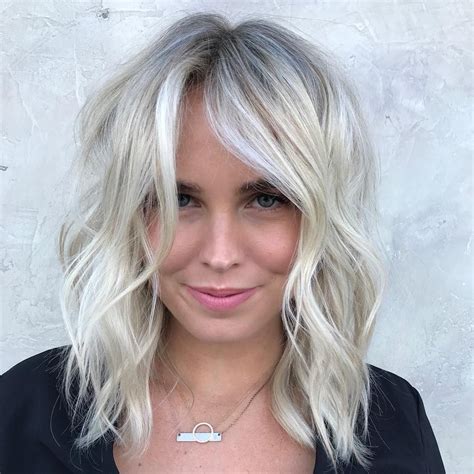 Soft Blonde Lob With Undone Textured Waves And Babylights The Latest