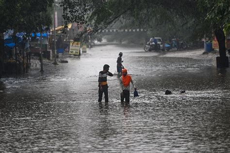 Fears Of Worsening India Floods As Torrential Rains Wreak Havoc