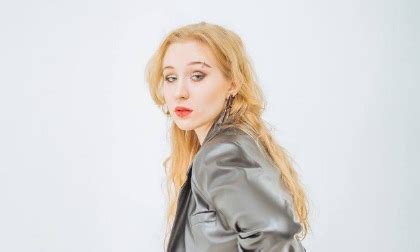 Astra Live VR Porn And VR Cam Girl Sex Shows VRPorn