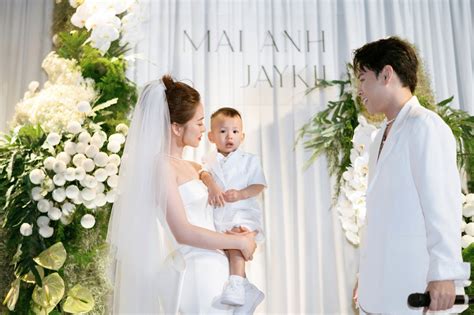 Hot girl Mai Anh bế con trai 2 tuổi bật khóc ở đám cưới bên ông xã Jaykii Báo Dân trí