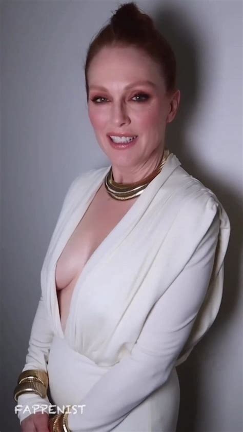 Julianne Moore Tits Fappenist