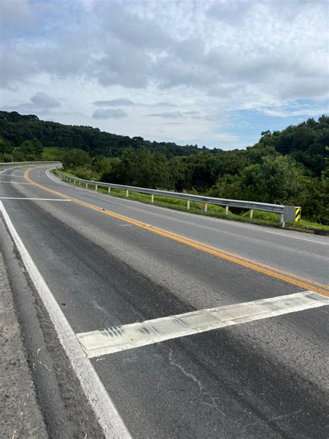 Acidente entre caminhões interdita parcialmente PR 423 em Campo Largo