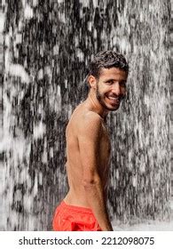 1 072 Naked Waterfall Images Stock Photos Vectors Shutterstock