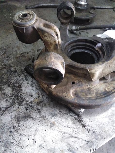 салейнблок задней цапфы(кулак) — Toyota Corolla (100), 1,6 л, 1997 года ...