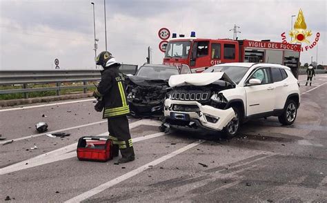 Tre Feriti In Uno Scontro A San Sebastiano La Fedelt